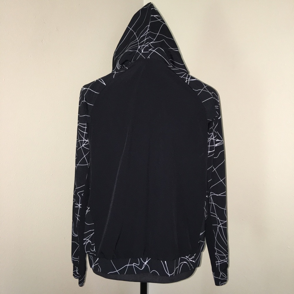 Fabletics Jiae Lightweight Transitional Jacket - image 8